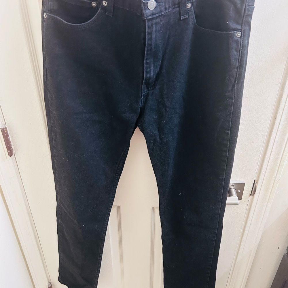Levi's Black Straight Jeans Fit